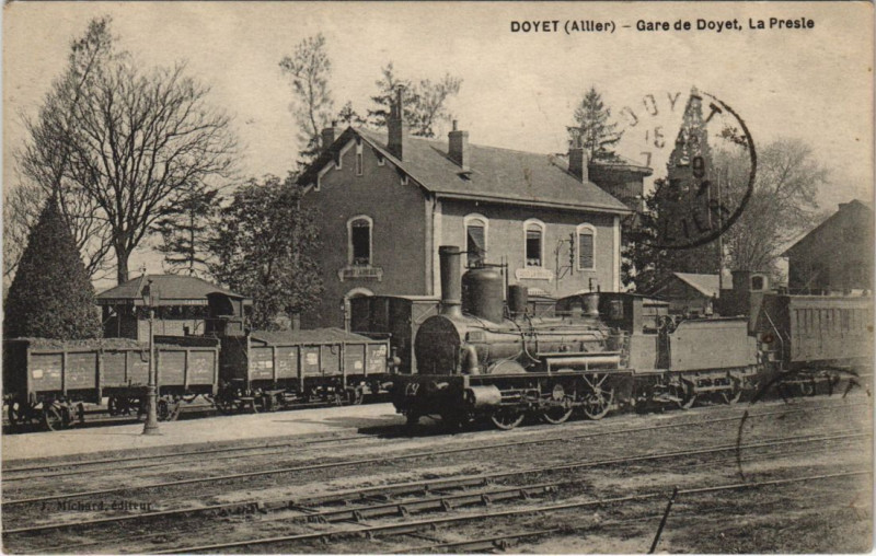 Carte postale ancienne Doyet La Gare La presle locomotive, railway France à Doyet