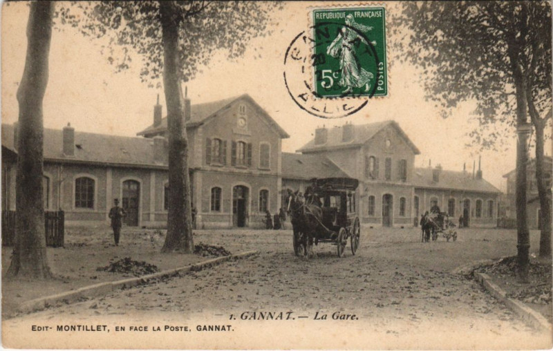 Carte postale ancienne Gannat La gare Railway France à Gannat