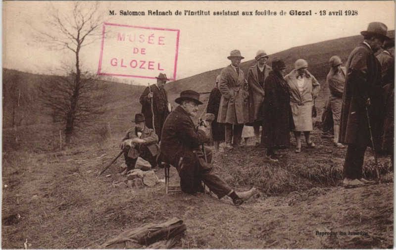 Carte postale ancienne Glozel M. Salomon Reinach fouilles 1928 France