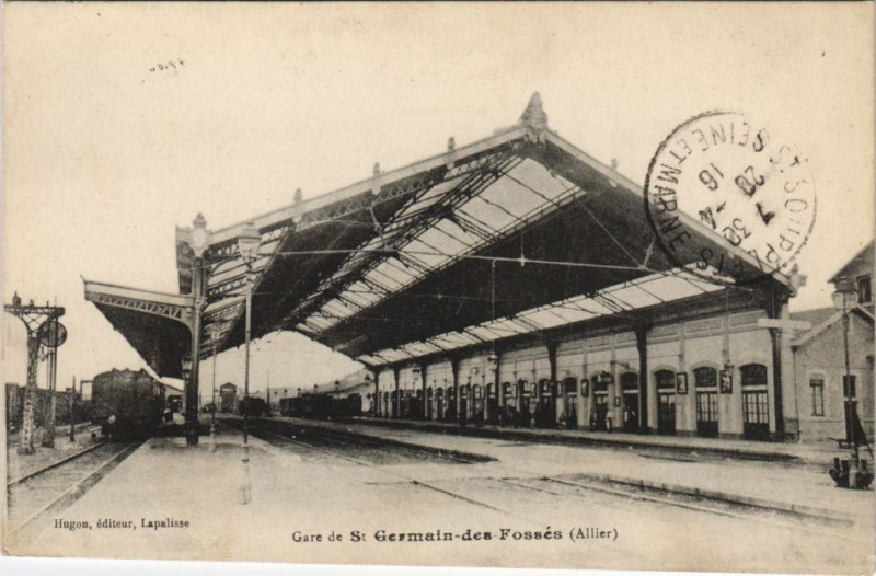 Carte postale ancienne Gare de Saint-Germain-Des-Fosses Railway France