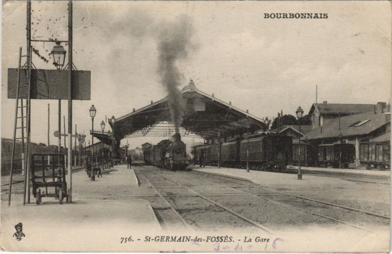 Carte postale ancienne Saint-Germain-Des-Fosses La gare Locomotive, Railway France