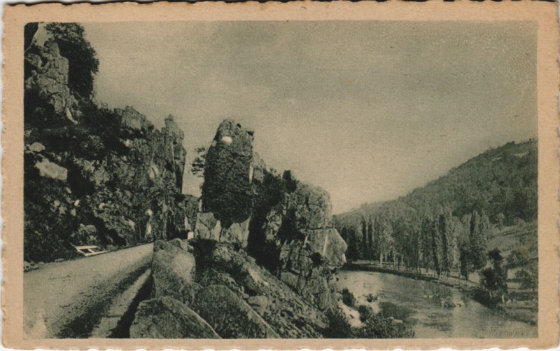 Carte postale ancienne Gorges de Chouvigny à Chouvigny