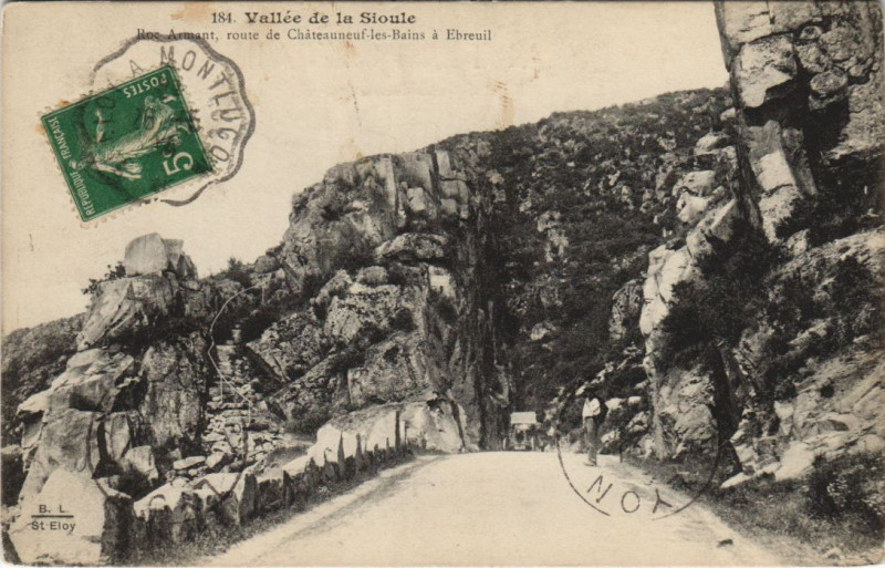 Carte postale ancienne Vallee de la Sioule Roc Armant Route de Chateauneuf