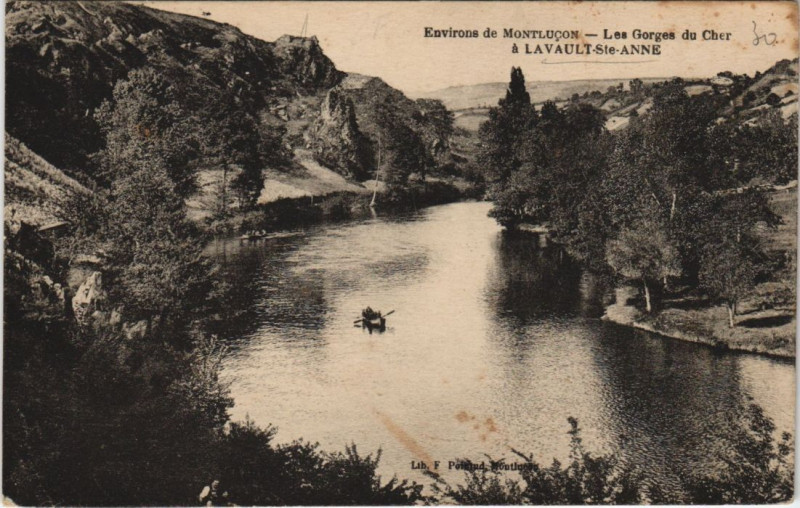 Carte postale ancienne Lavault-Sainte-Anne Les gorges du Cher à Lavault-Sainte-Anne