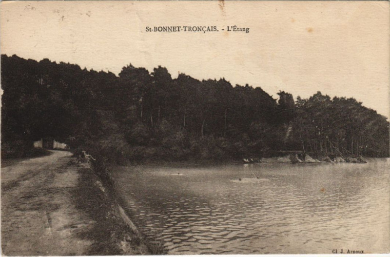 Carte postale ancienne Saint-Bonnet-Troncais Etang