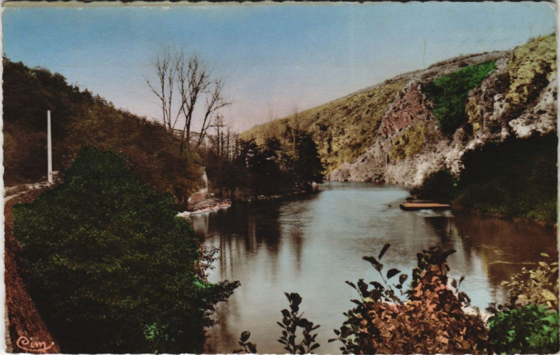 Carte postale ancienne Rouzat Vue de la Sioule
