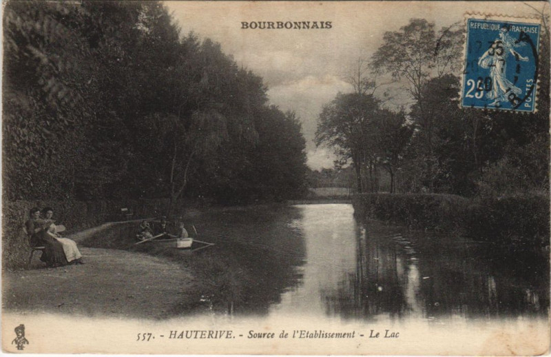 Carte postale ancienne Hauterive Source de l'Etablissement à Hauterive