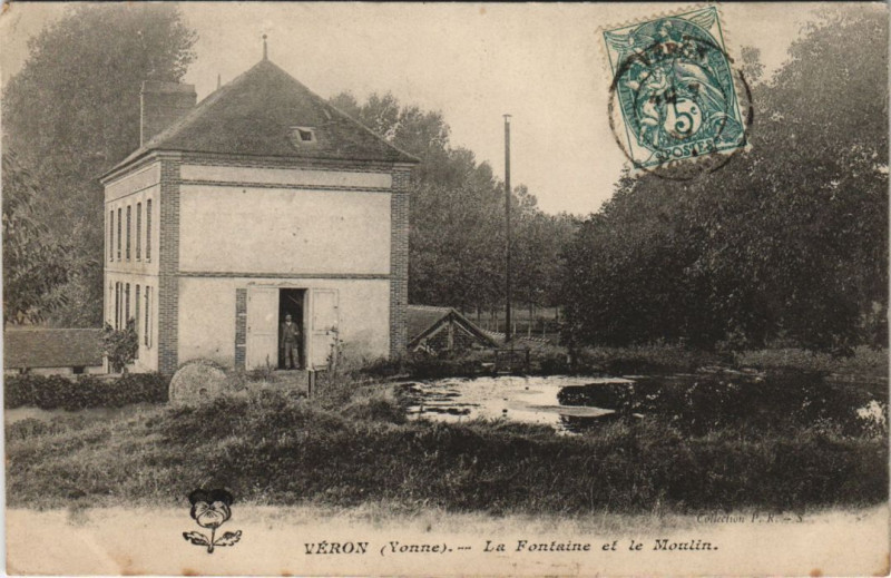 Carte postale ancienne Veron La Fontaine et le Moulin