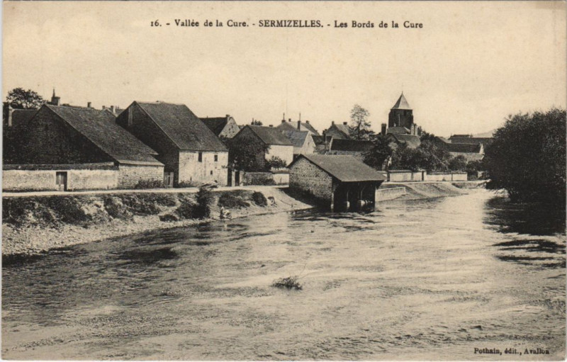 Carte postale ancienne Sermizelles Les Bords de la Cure à Sermizelles