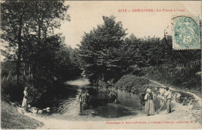Carte postale ancienne Sergines Fosse a l'eau à Sergines