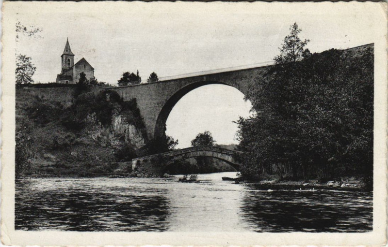 Carte postale ancienne Pierre-Perthuis Les Ponts à Pierre-Perthuis