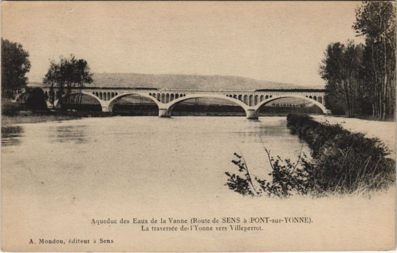 Carte postale ancienne Villeperrot La traversee de l'Yonne à Villeperrot