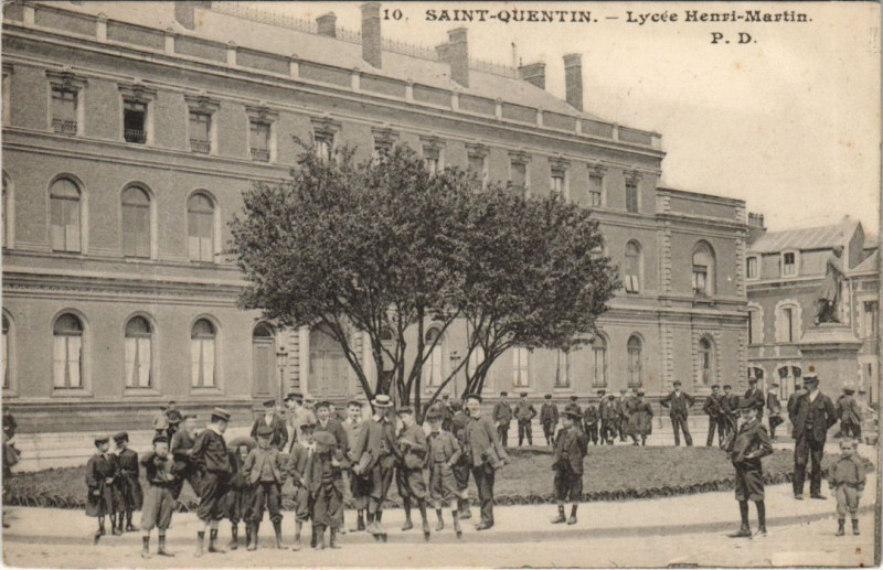 Carte postale ancienne Saint-Quentin Lycee henri martin à Saint-Quentin