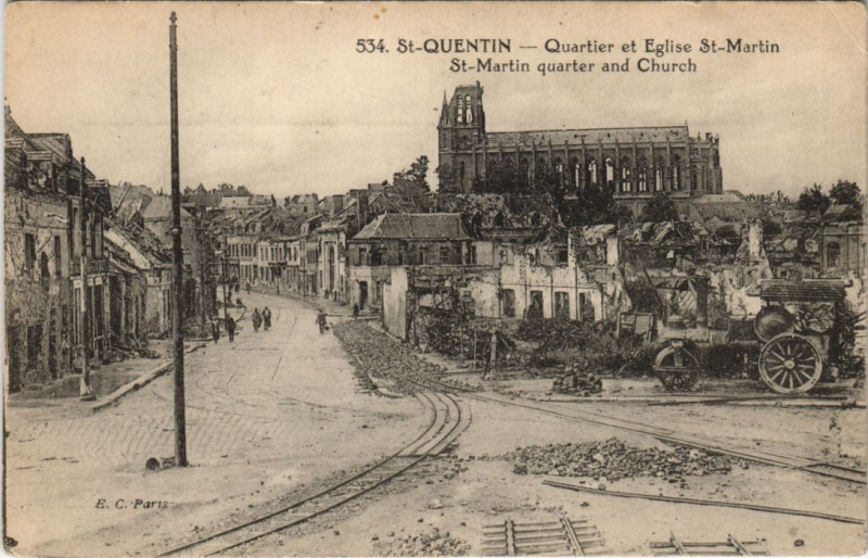 Carte postale ancienne Saint-Quentin Quartier et eglise Saint-martin à Saint-Quentin