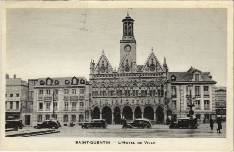 Carte postale ancienne Saint-Quentin L'hotel de ville à Saint-Quentin