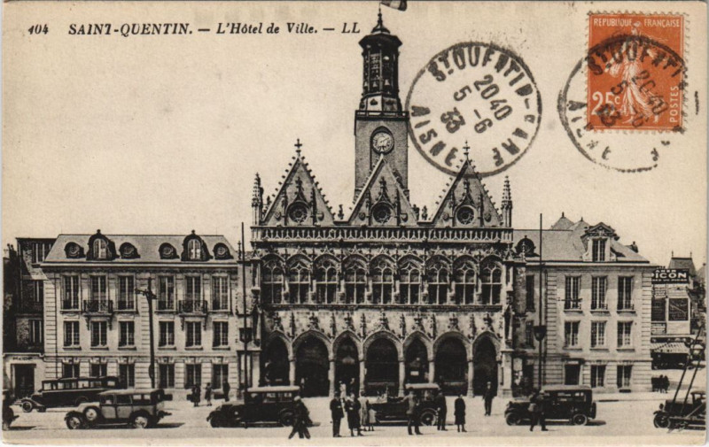 Carte postale ancienne Saint-Quentin L'hotel de ville à Saint-Quentin