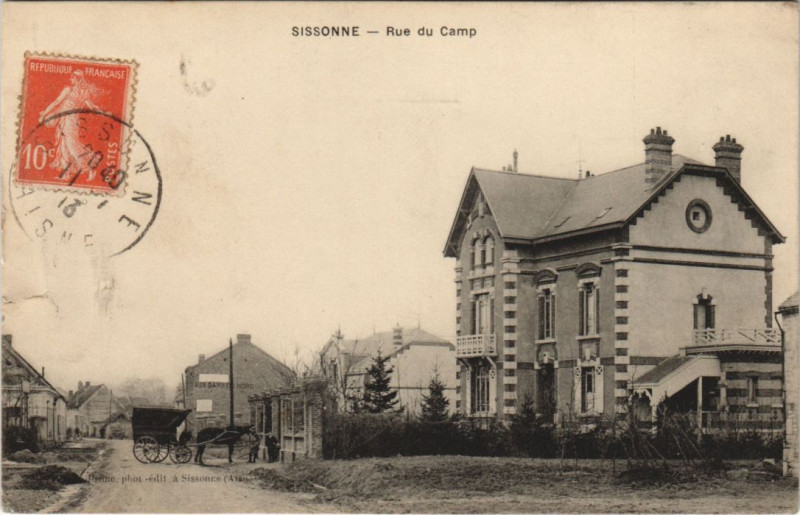 Carte postale ancienne Sissonne Rue du camp à Sissonne