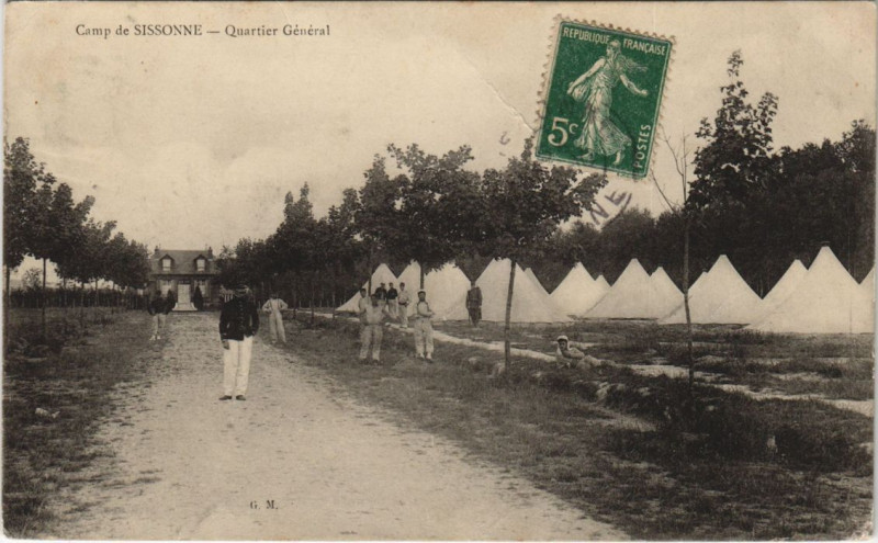 Carte postale ancienne Camp de Sissonne Quartier general à Sissonne