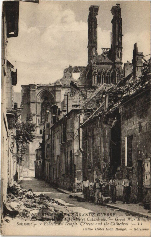 Carte postale ancienne Soissons Echelle au temple à Soissons
