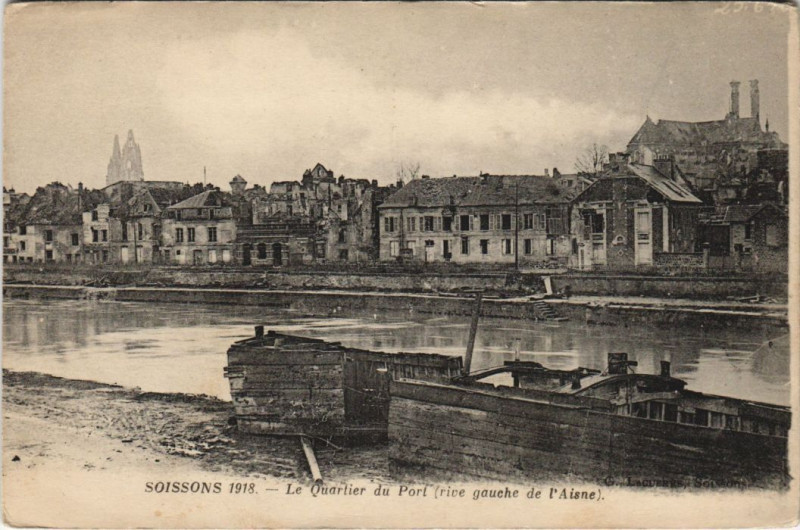 Carte postale ancienne Soissons Quartier du Port à Soissons