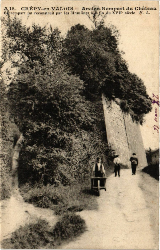 Carte postale ancienne Crepy-en-Valois - Ancien Rempart du Chateau à Crépy-en-Valois