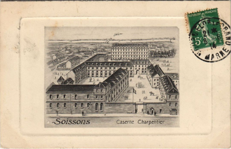 Carte postale ancienne Soissons Caserne charpentier à Soissons