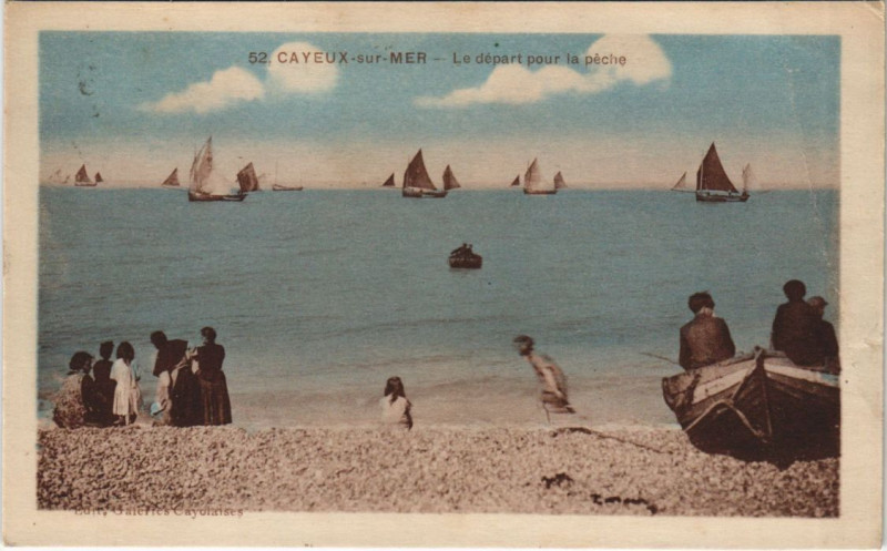 Carte postale ancienne Cayeux-Sur-Mer le depart pour la peche à Cayeux-sur-Mer