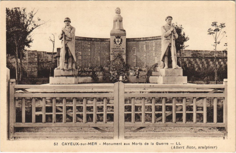 Carte postale ancienne Cayeux-Sur-Mer Monument aux Morts de la Guerre à Cayeux-sur-Mer