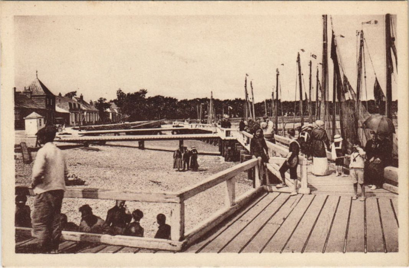 Carte postale ancienne Le Crotoy l'Estacade au Crotoy