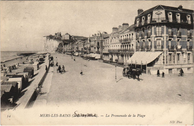 Carte postale ancienne Mers-Les-Bains La Promenade de la Plage à Mers-les-Bains