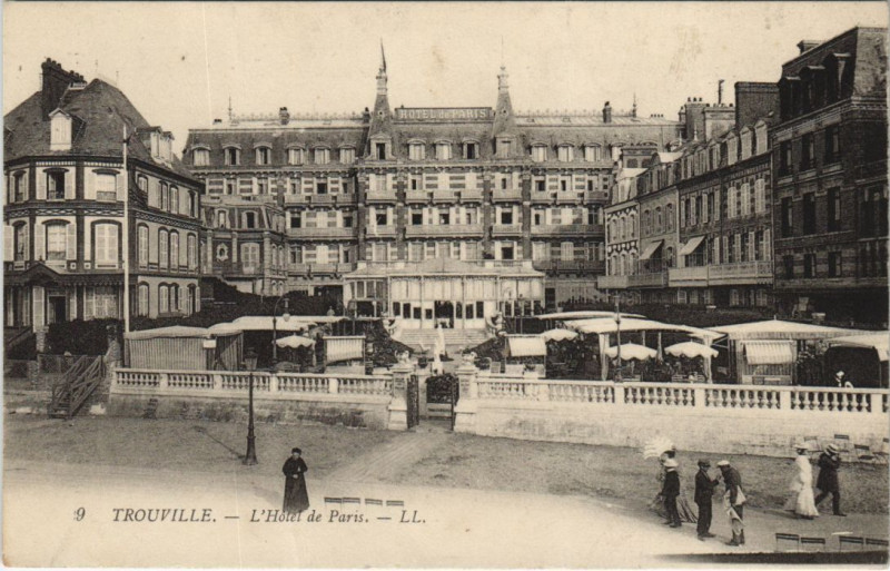 Carte postale ancienne Trouville L'Hotel du Paris