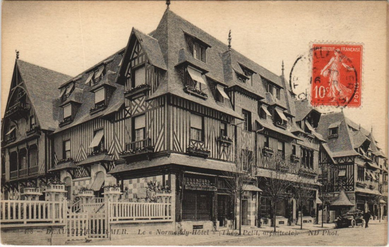 Carte postale ancienne Deauville Le Normandy-Hotel à Deauville