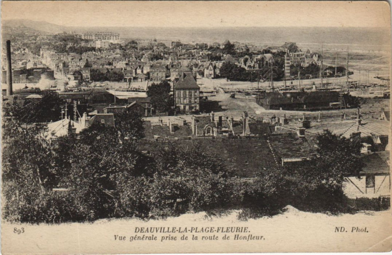 Carte postale ancienne Deauville Vue Generale à Deauville