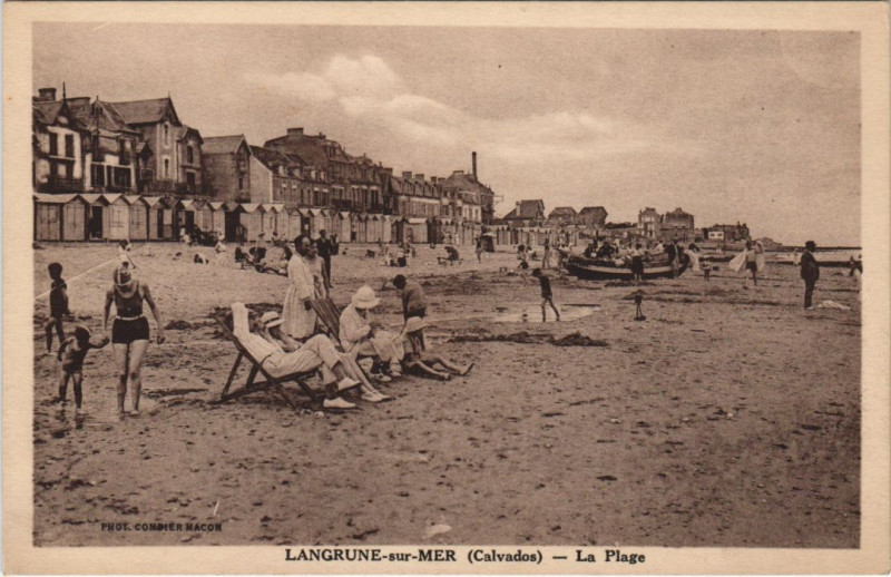 Carte postale ancienne Langrune-sur-Mer La Plage à Langrune-sur-Mer