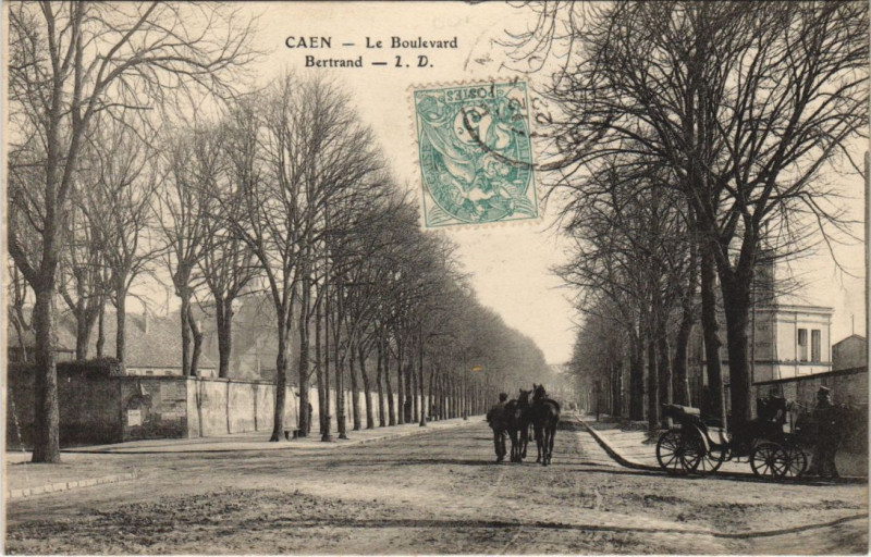 Carte postale ancienne Caen Le Boulevard Bertrand à Caen