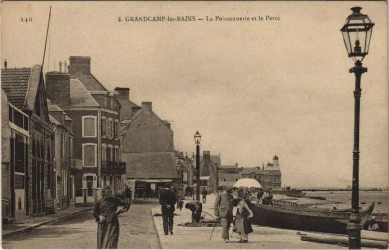 Carte postale ancienne Grandcamp-les-Bains La Poissonnerie et le Perre