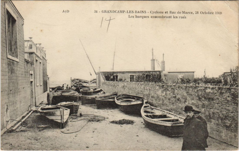 Carte postale ancienne Grandcamp-les-Bains Cyclone et Raz de Maree