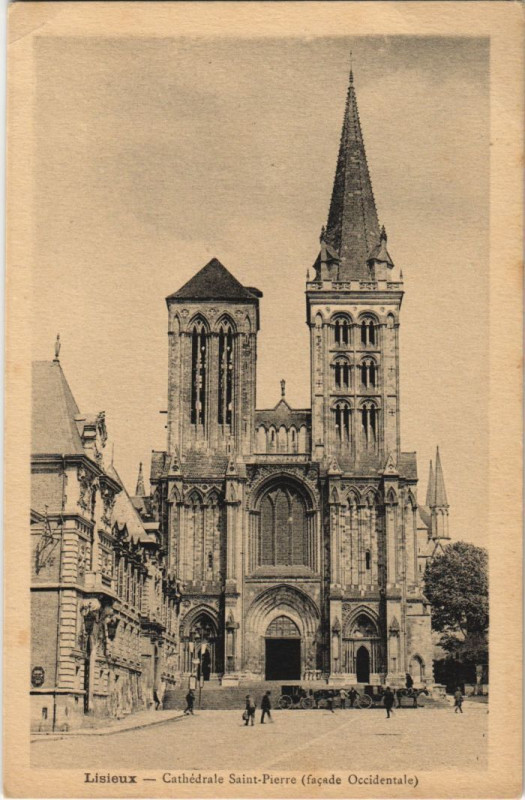 Carte postale ancienne Lisieux Cathedrale Saint-Pierre à Lisieux