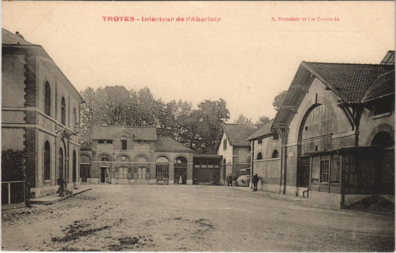Carte postale ancienne Troyes Les Abattoirs interieur à Troyes