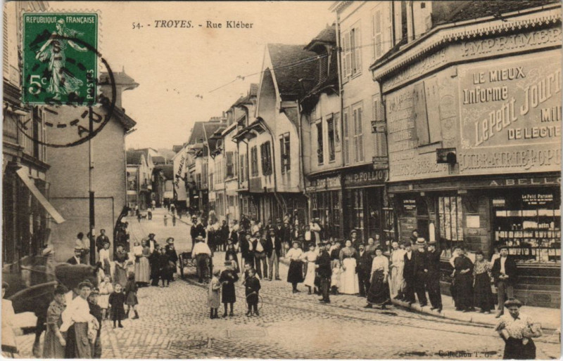 Carte postale ancienne Troyes Rue Kleber à Troyes