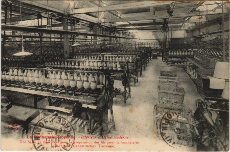 Carte postale ancienne Troyes Usine de la Bonneterie. usine Moderne à Troyes