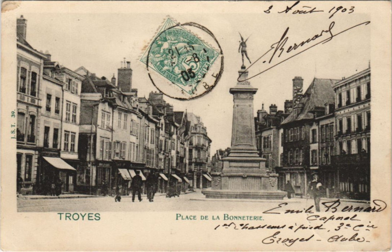 Carte postale ancienne Troyes place de la Bonneterie à Troyes