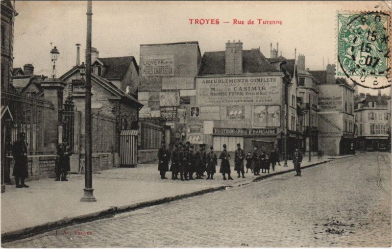 Carte postale ancienne Troyes Rue Turenne à Troyes