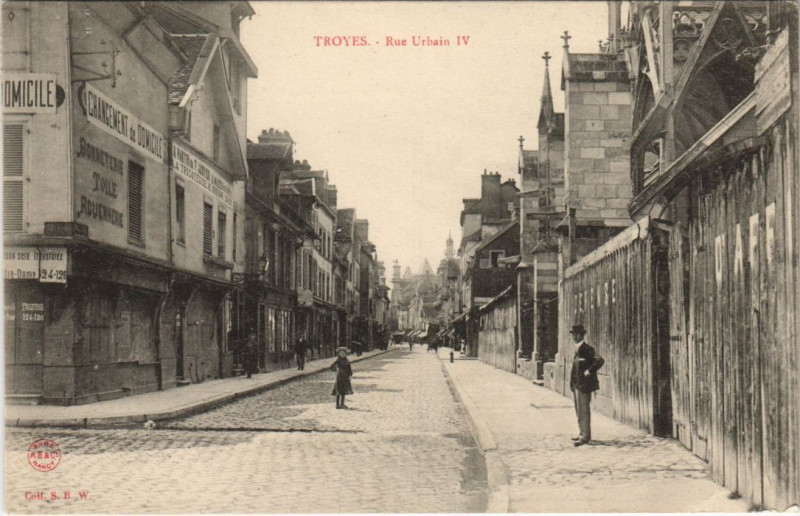 Carte postale ancienne Troyes Rue Urbain Iv à Troyes