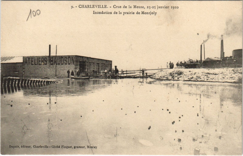 Carte postale ancienne Charleville - Crue de la Meuse