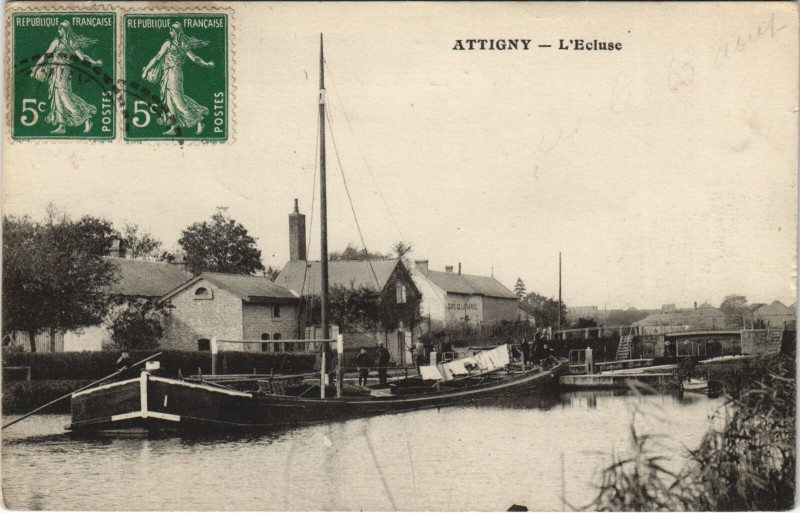 Carte postale ancienne Attigny - L'Ecluse à Attigny