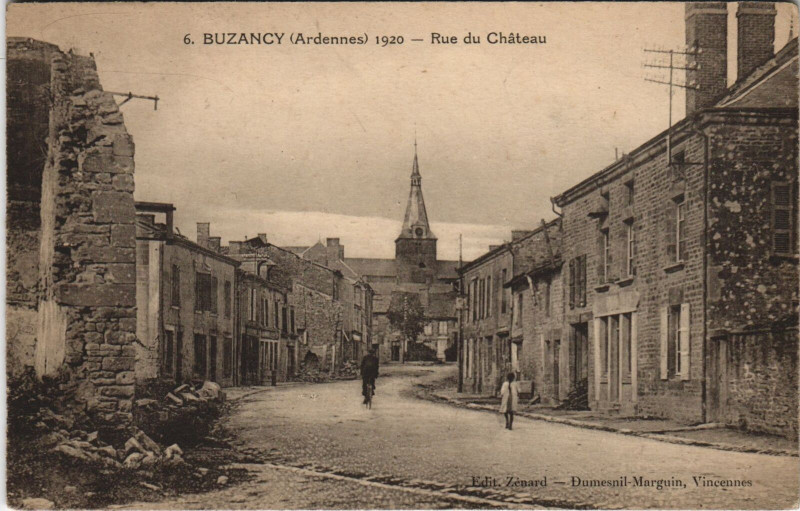 Carte postale ancienne Buzancy - 1920 - Rue du Chateau à Buzancy