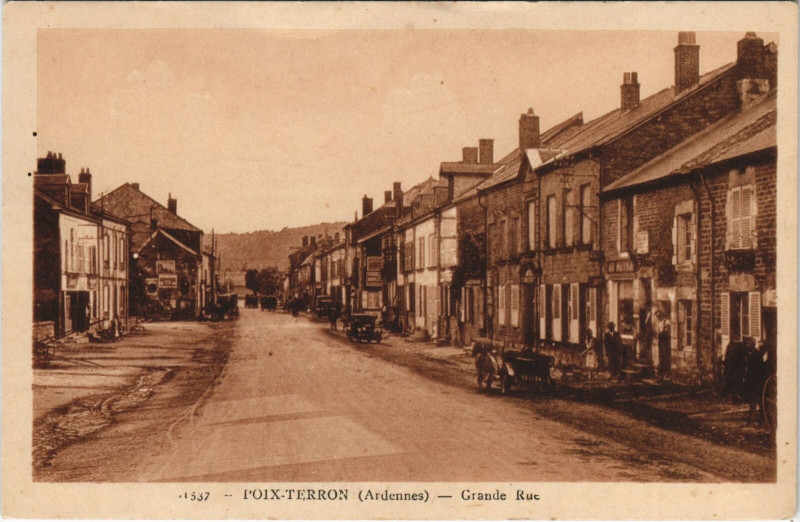 Carte postale ancienne Poix-Terron - Grande Rue à Poix-Terron
