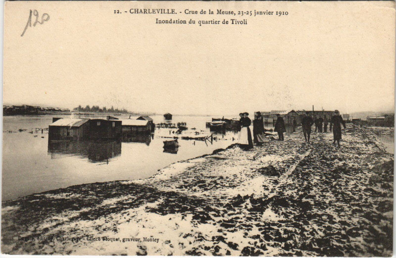 Carte postale ancienne Charleville - Crue de la Meuse