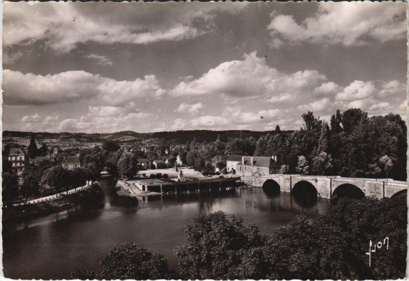 Carte postale ancienne Terrasson La Rive